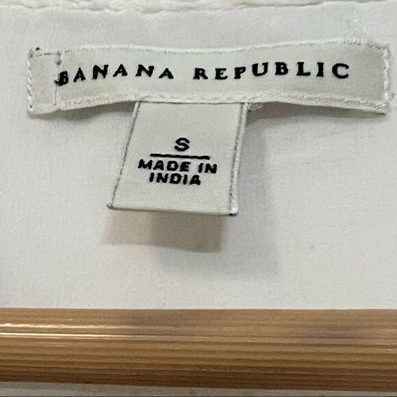 VTG Banana Republic Ivory Swiss Dot 100% Silk Chiffon Flutter Sleeveless Top S - Picture 12 of 12